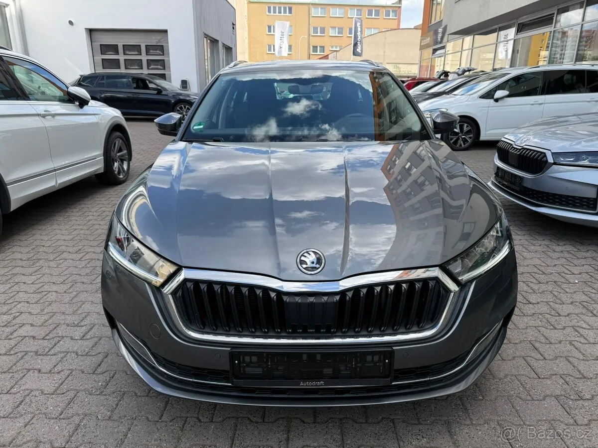 Skoda Octavia 2023 photo 2