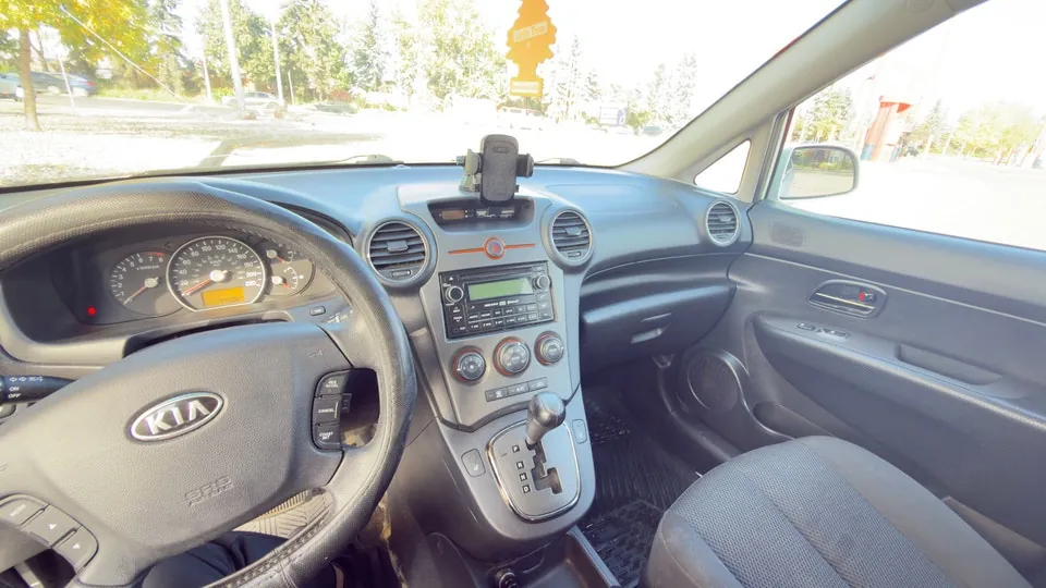 Kia Rondo 2011 photo 5