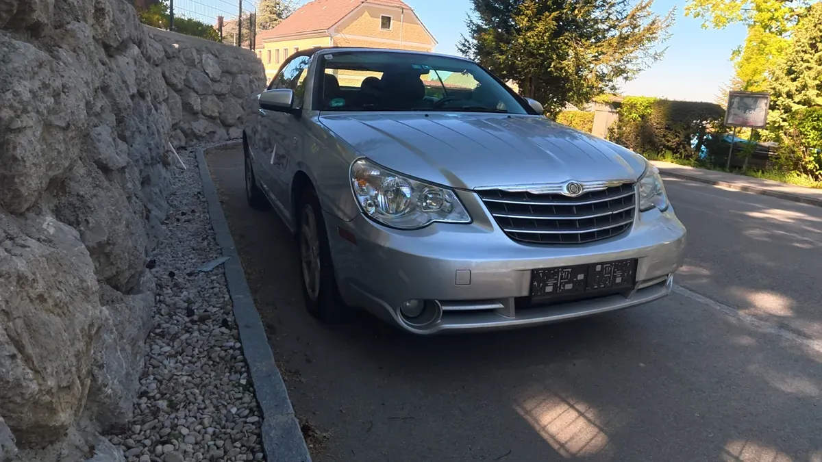 Chrysler Sebring 2010 photo 2