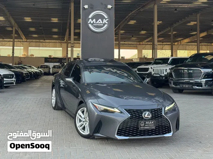 Lexus Is 300 2023 photo 2