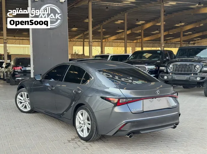Lexus Is 300 2023 photo 4