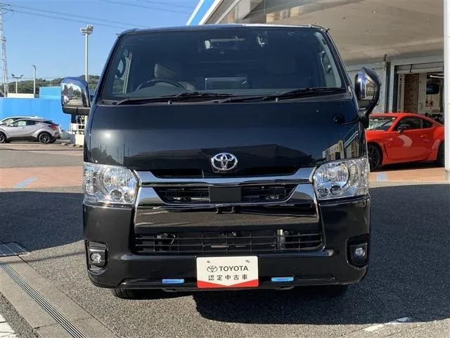 Toyota Hiace 2022 photo 2