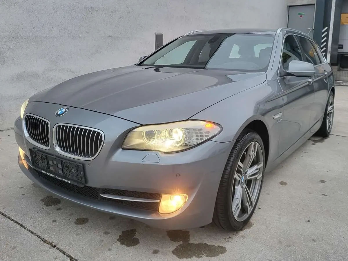 BMW 5 Series 2012 photo 2