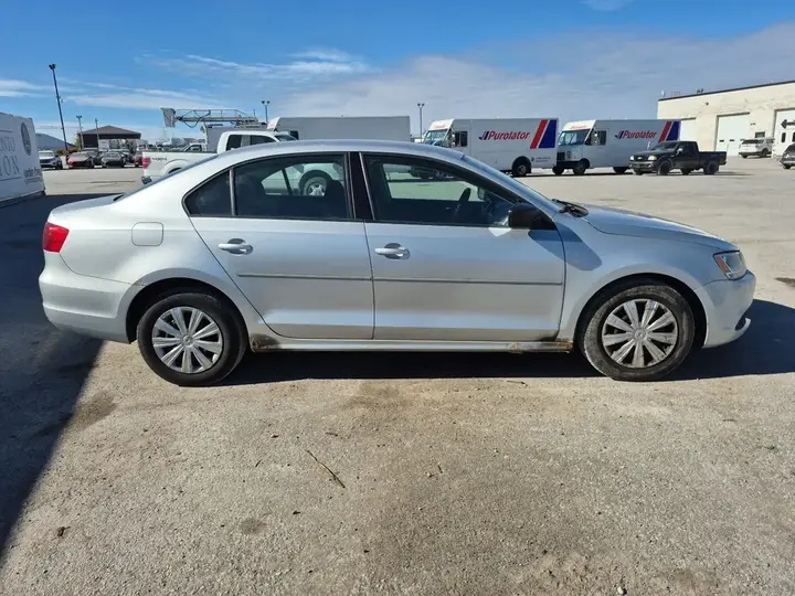 Volkswagen Jetta 2011 photo 2