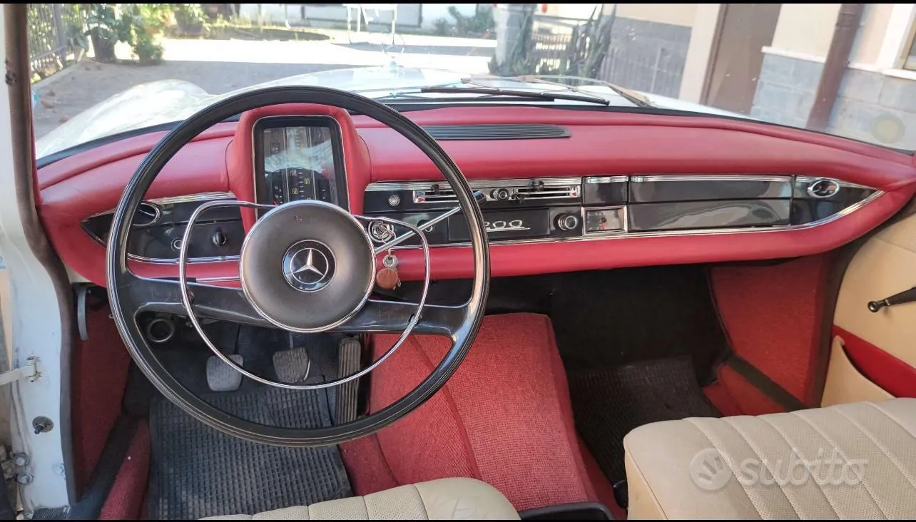 Mercedes-Benz 200 1960 photo 3