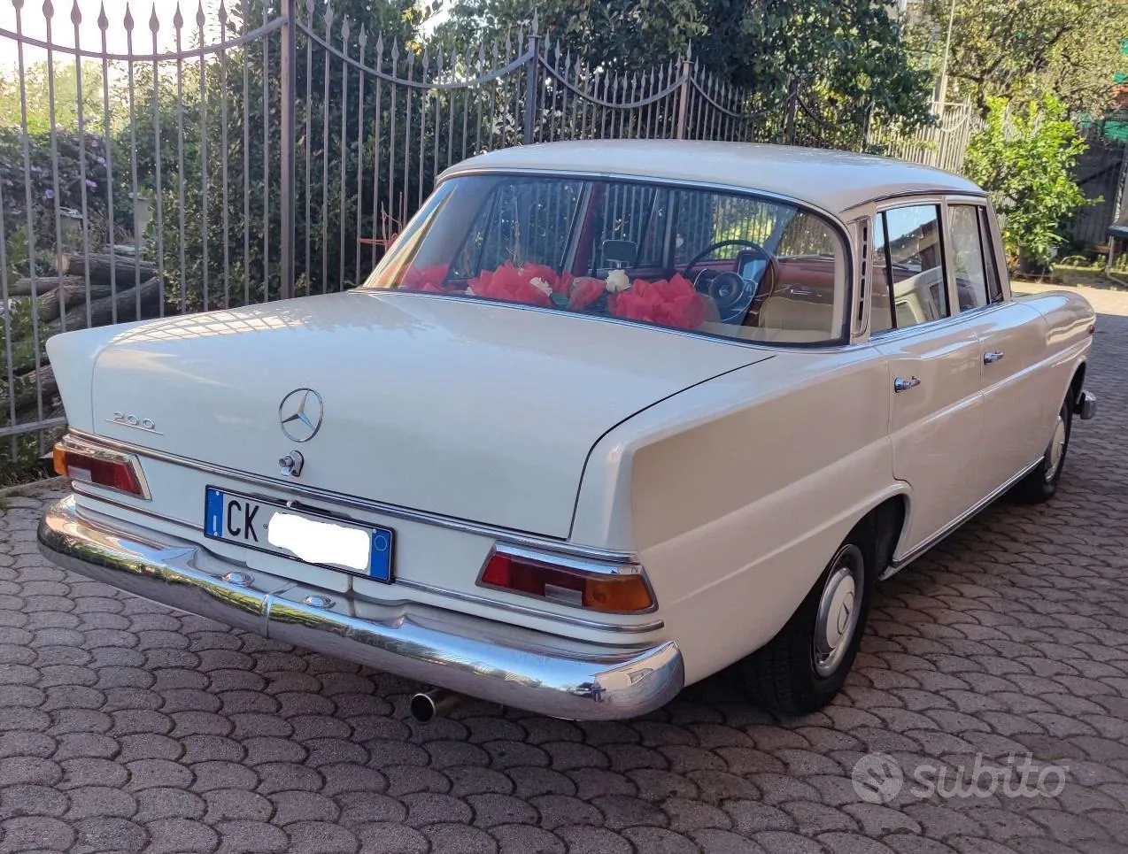 Mercedes-Benz 200 1960 photo 5