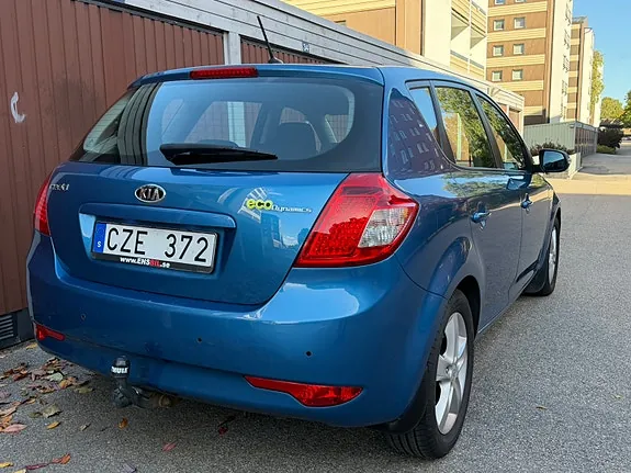 Kia Ceed 2010 photo 5
