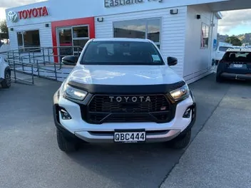Toyota Hilux 2023 photo 3