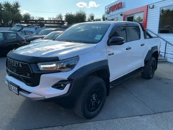 Toyota Hilux 2023 photo 4