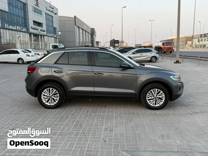 Volkswagen T-Roc 2023 photo 3