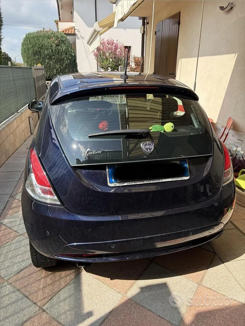 Lancia Ypsilon 2016 photo 2