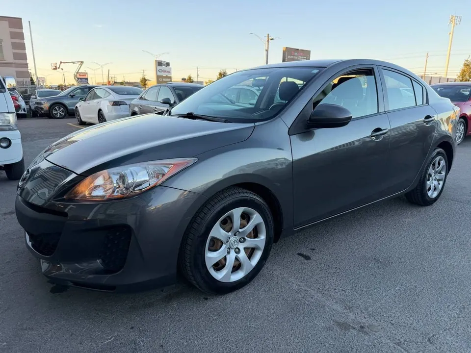 Mazda Mazda3 2012 photo 4
