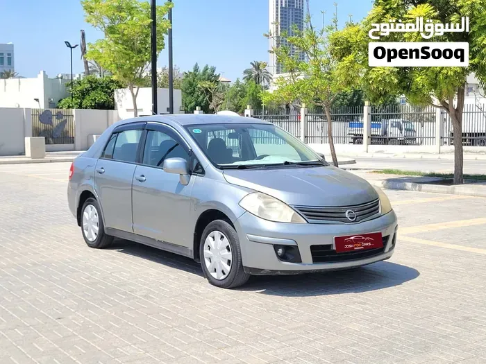 Nissan Tiida 2011 photo 4