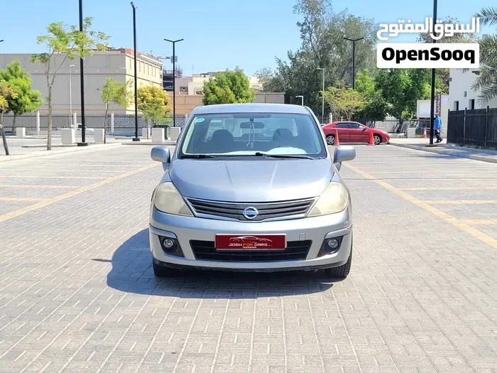 Nissan Tiida 2011 photo 3