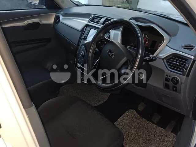 Mahindra Kuv 100 2020 photo 4