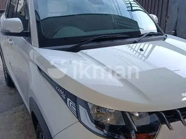 Mahindra Kuv 100