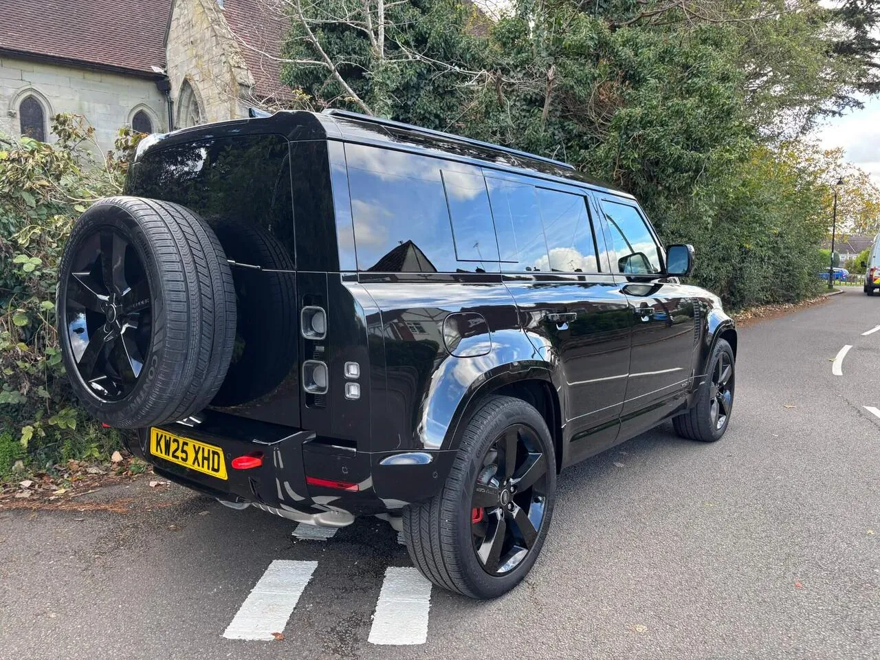 Land Rover Defender 110 2025 photo 3