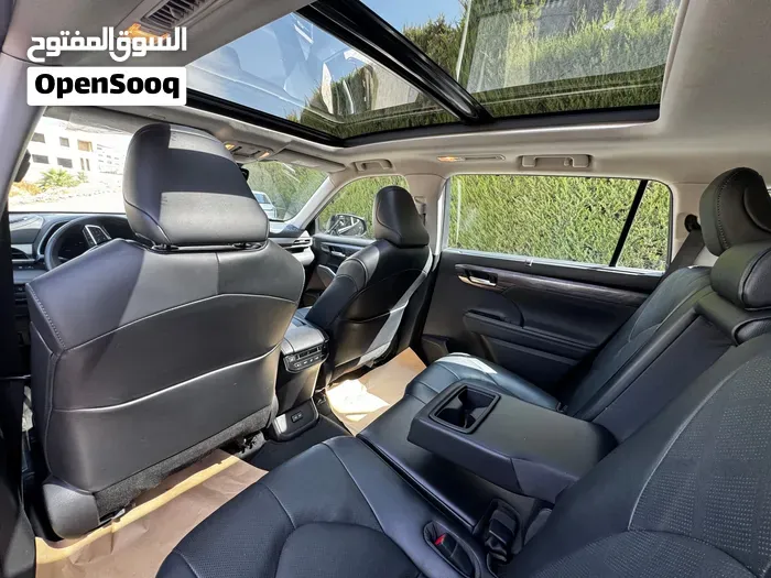 Toyota Highlander 2023 photo 4