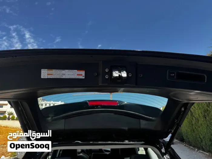Toyota Highlander 2023 photo 2