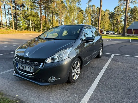 Peugeot 208 2012 photo 3