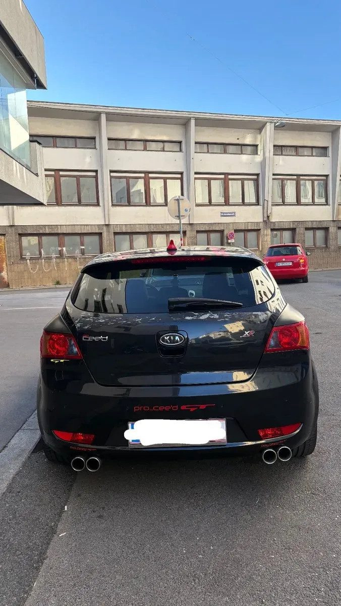 Kia Proceed