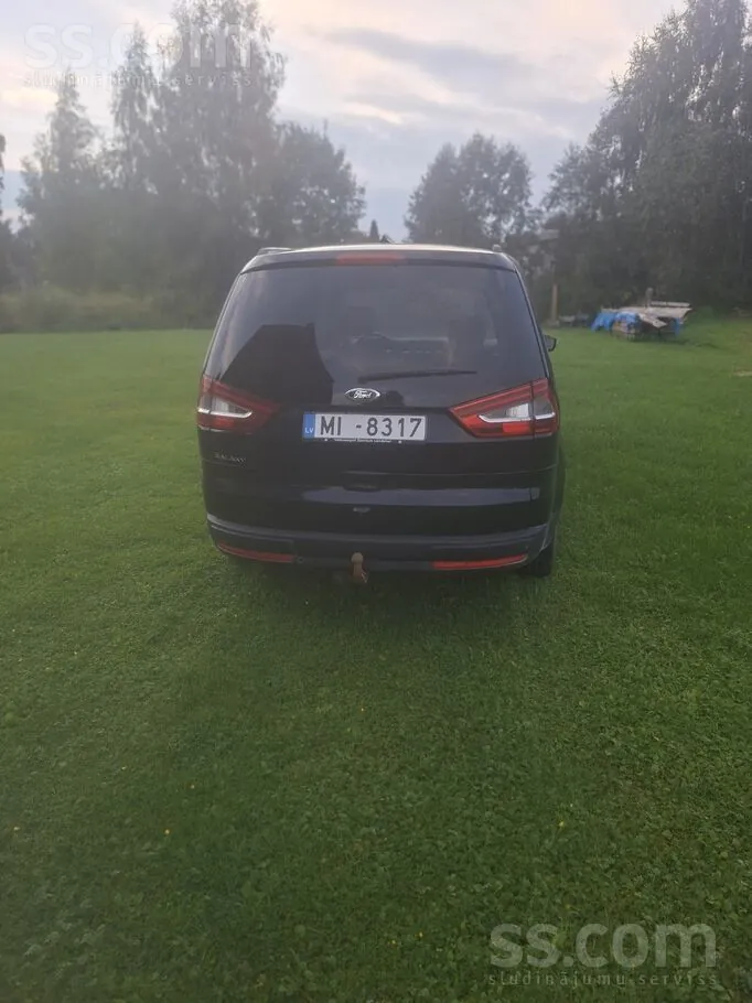 Ford Galaxy 2013 photo 4