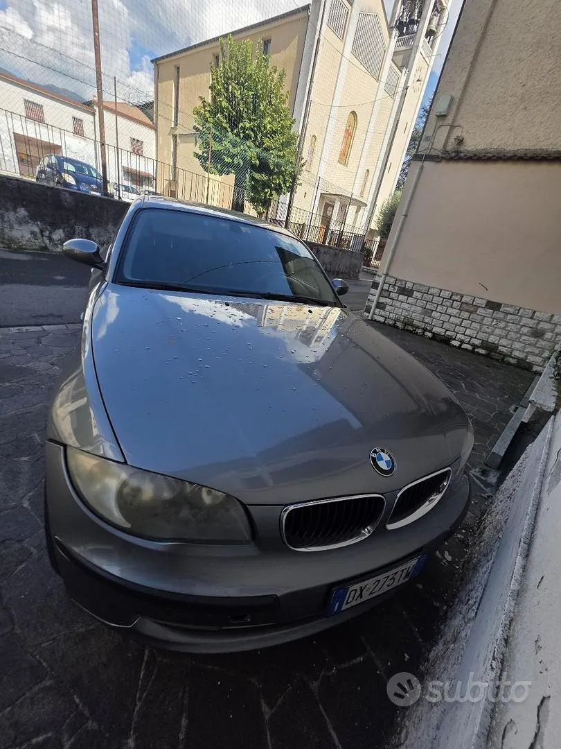 BMW 1 Series 2009 photo 2