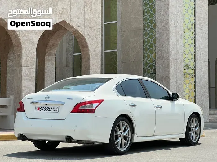 Nissan Maxima 2010 photo 2