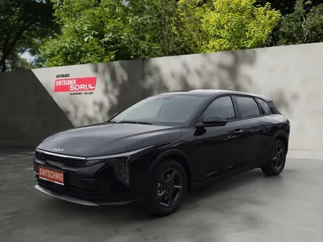 Kia K4 photo 2