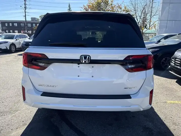 Honda Odyssey 2025 photo 3