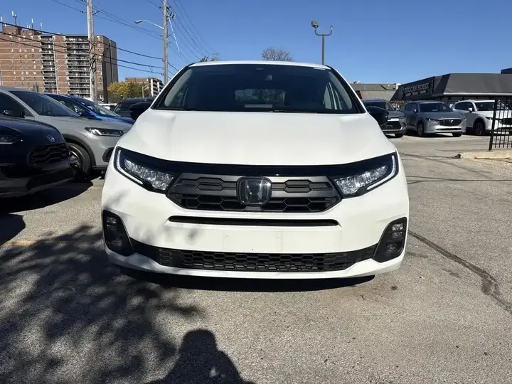 Honda Odyssey 2025 photo 2