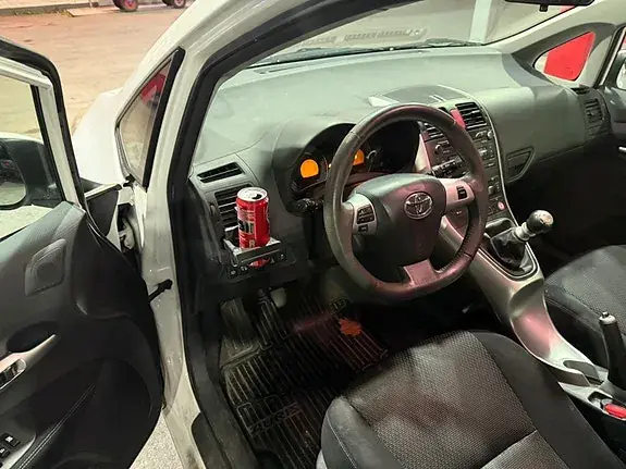Toyota Auris 2011 photo 4
