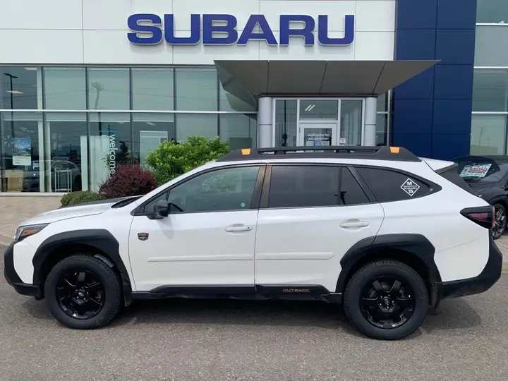 Subaru Outback 2022 photo 2