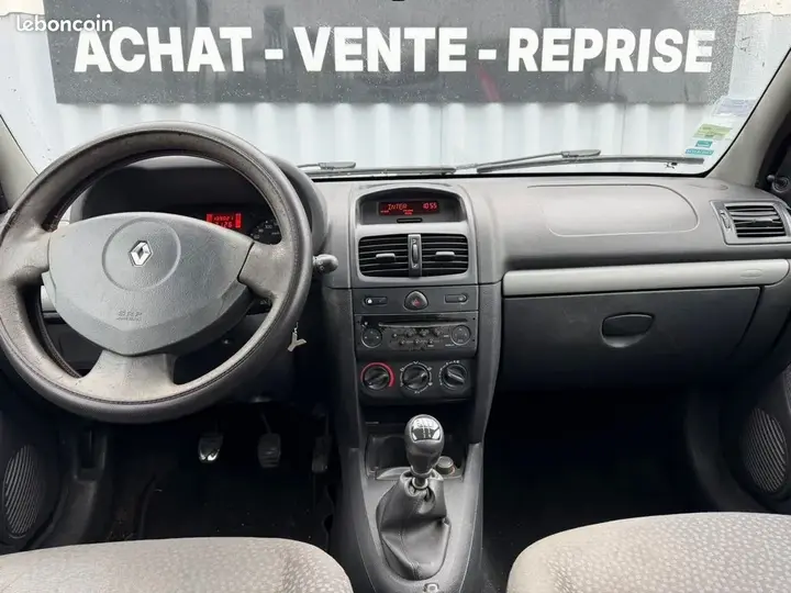 Renault Clio 2011 photo 5