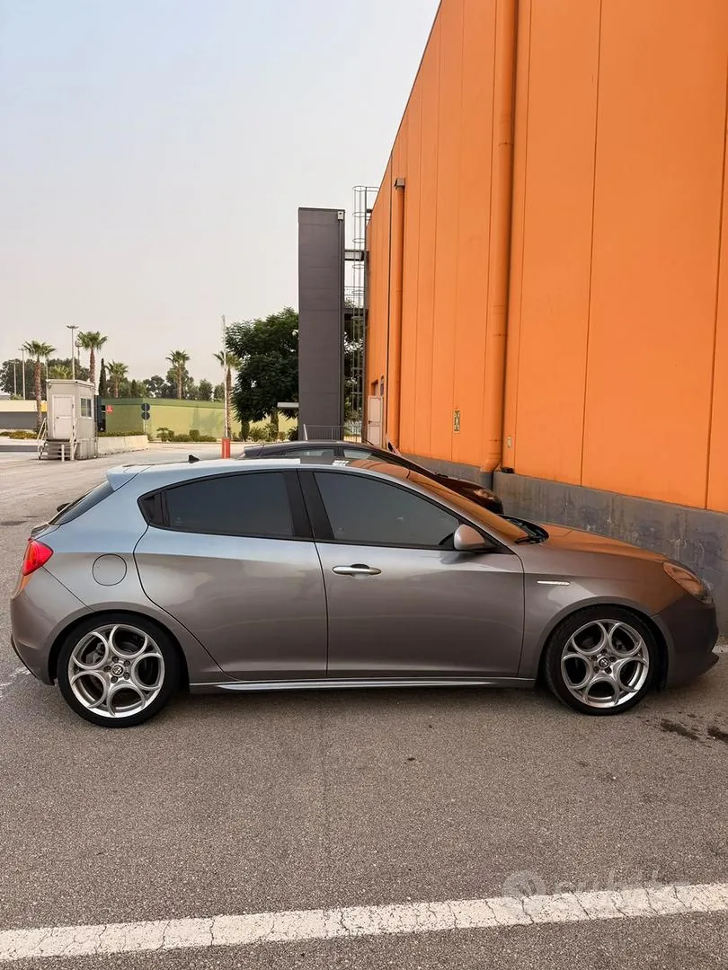 Alfa Romeo Giulietta 2017 photo 2