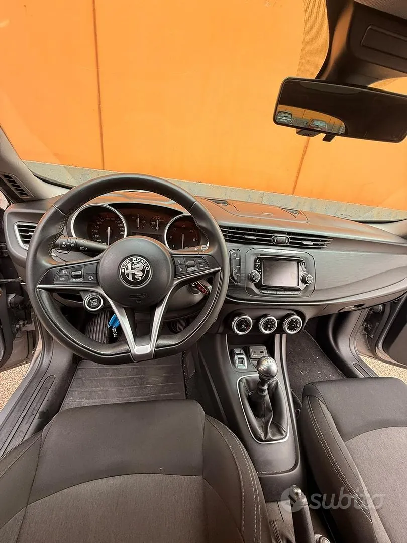 Alfa Romeo Giulietta 2017 photo 5