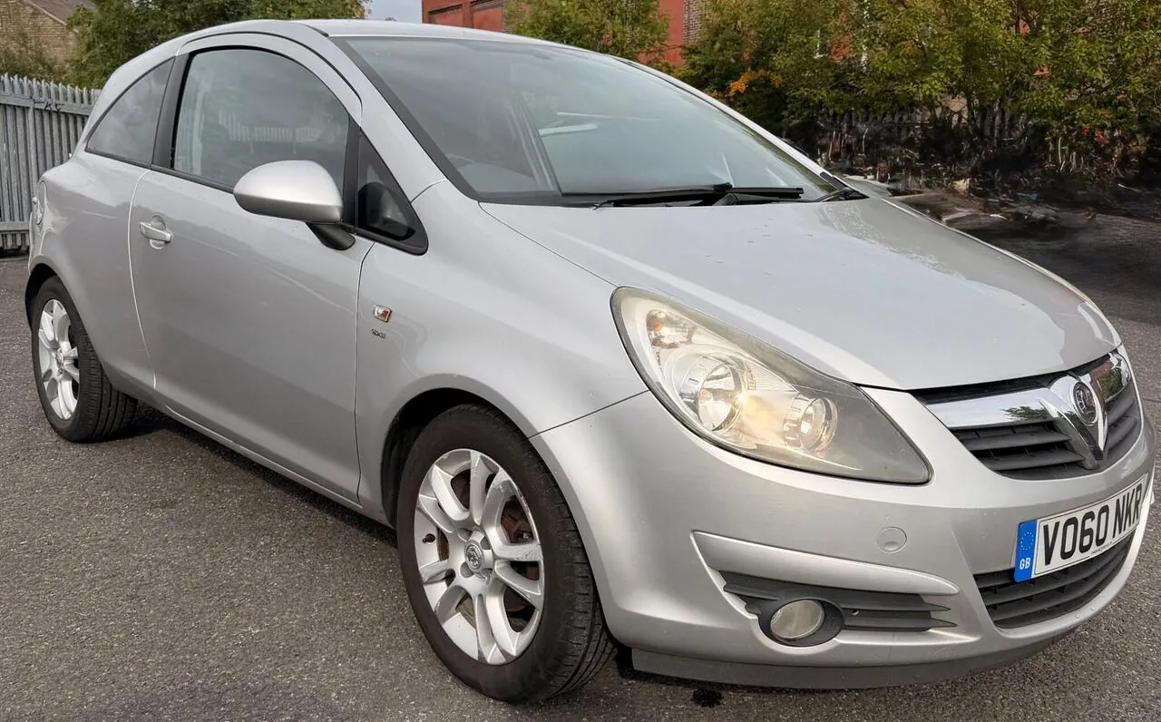 Vauxhall Corsa 2010 photo 2