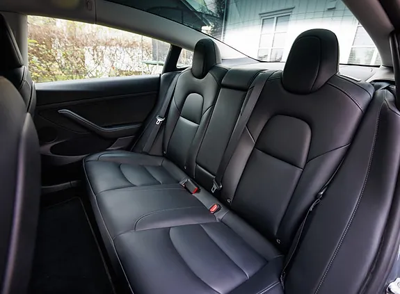Tesla Model 3 2023 photo 4