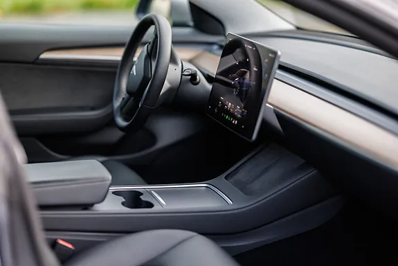 Tesla Model 3 2023 photo 5