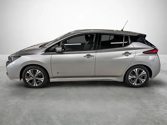 Nissan Leaf 2020 photo 2