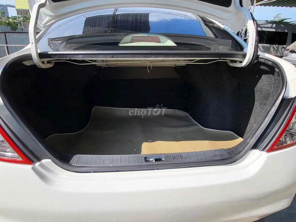 Nissan Sunny 2017 photo 4