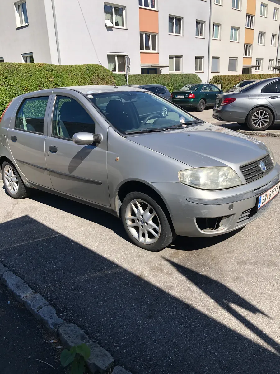 Fiat Punto 2004 photo 2