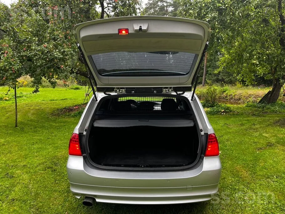 BMW 318D 2010 photo 5