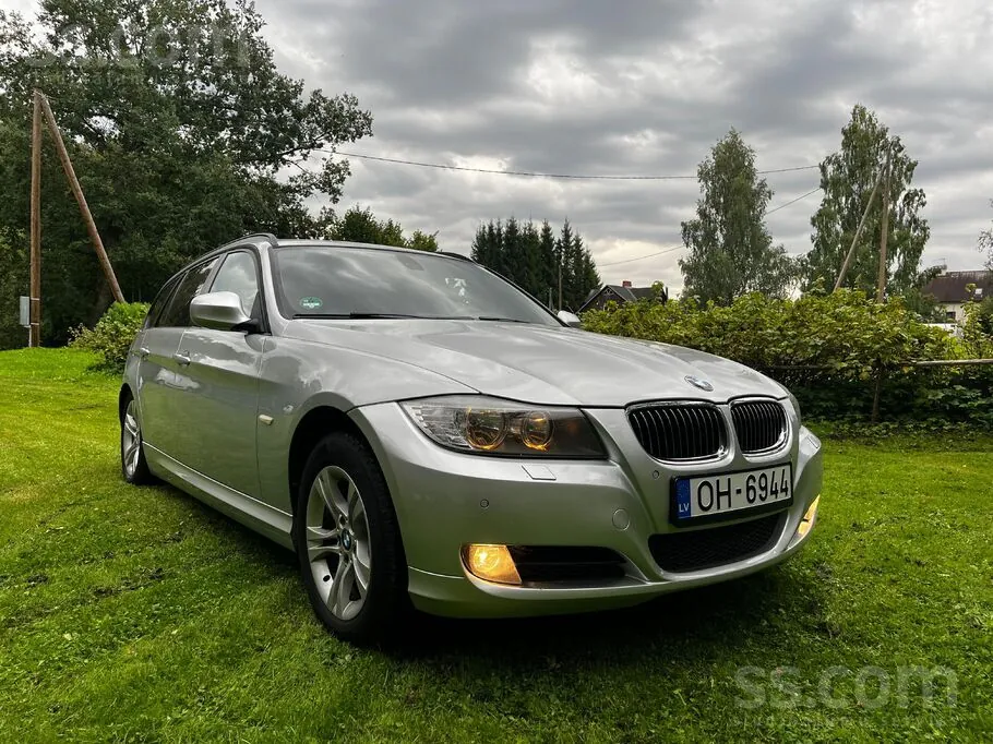 BMW 318D 2010 photo 2