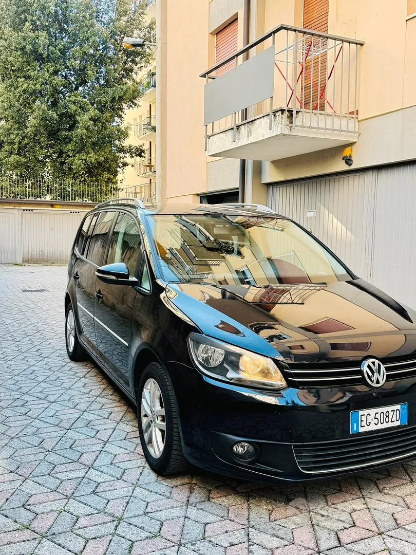 Volkswagen Touran 2011 photo 3