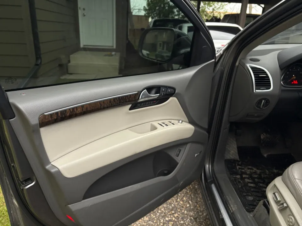 Audi Q7 2011 photo 4