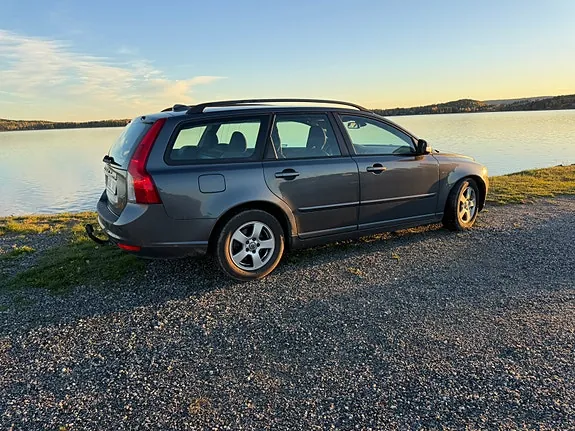 Volvo V50 2010 photo 5