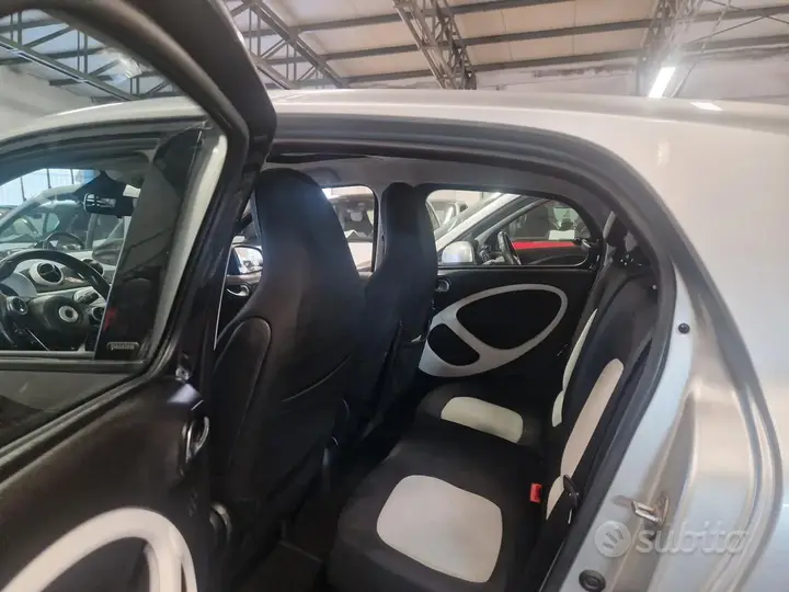 Smart Forfour 2015 photo 4