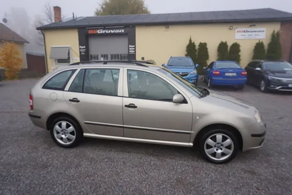 Skoda Fabia 2006 photo 3