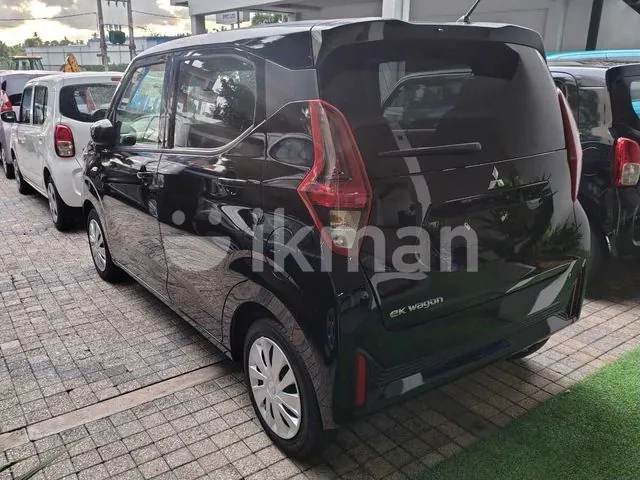 Mitsubishi Ek Wagon 2024 photo 2